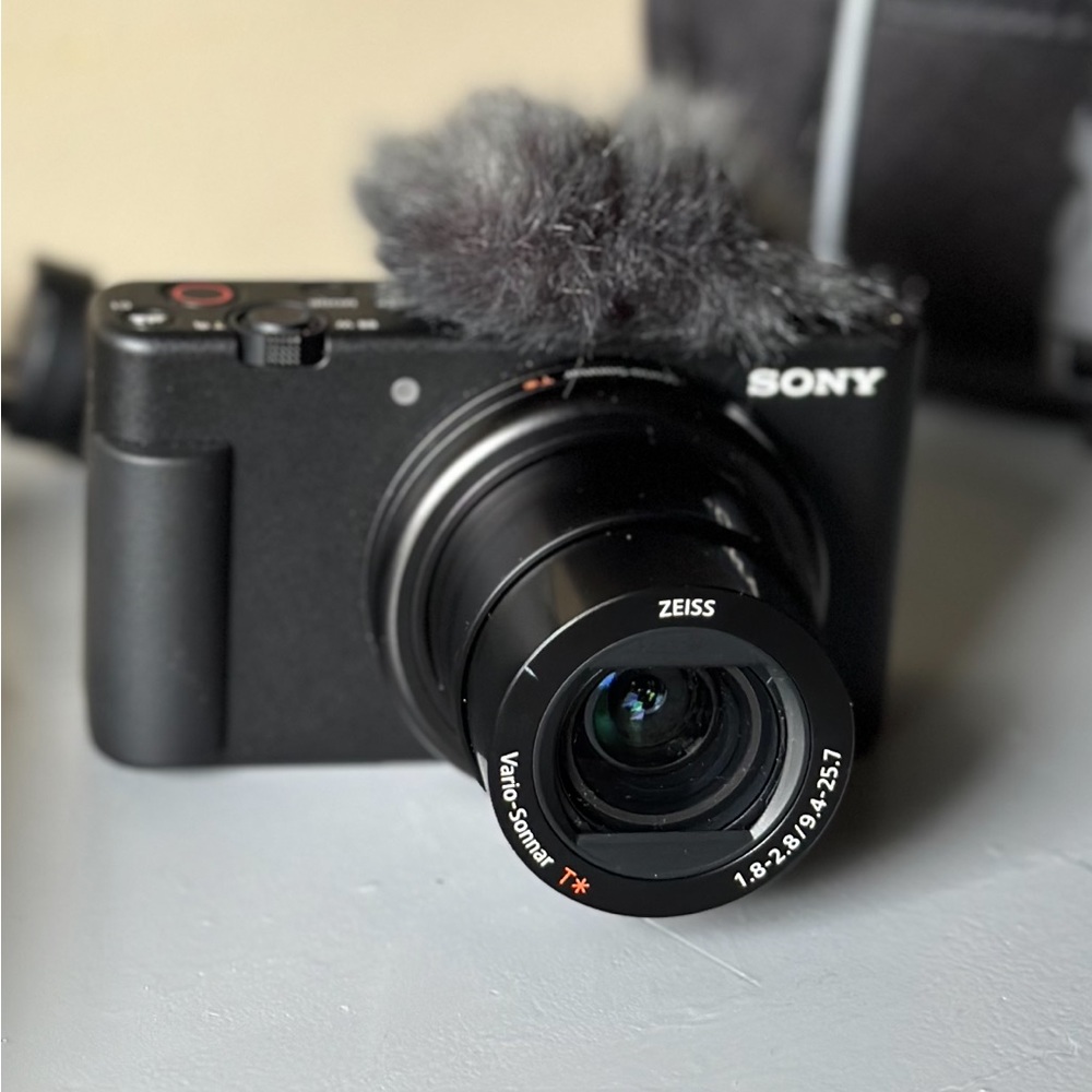 Sony ZV-1 4K video camera, flip screen for vlogging